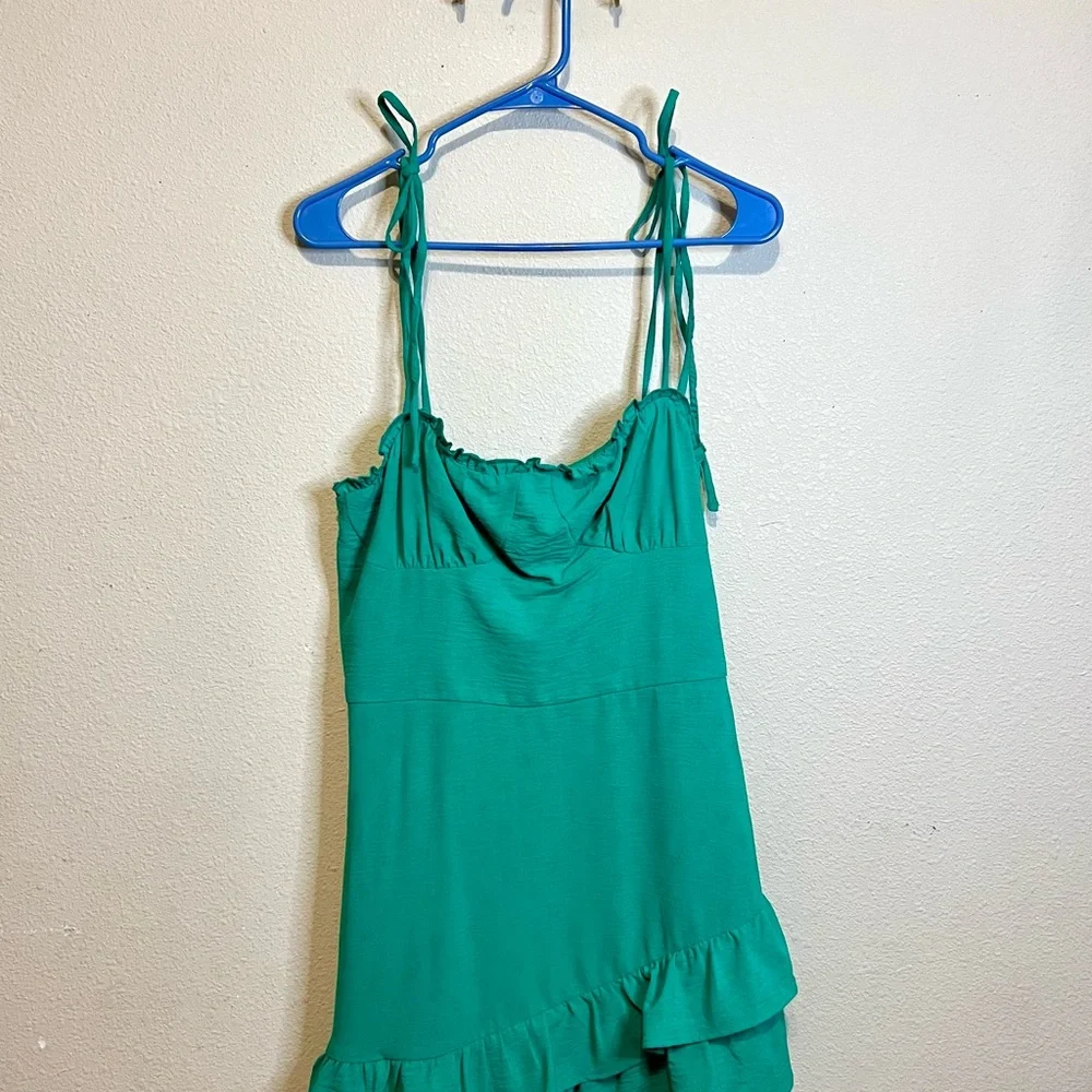 Speechless Kelly Green Ruffle Mini Dress. Adorable for holidays. Size L - Picture 2 of 6